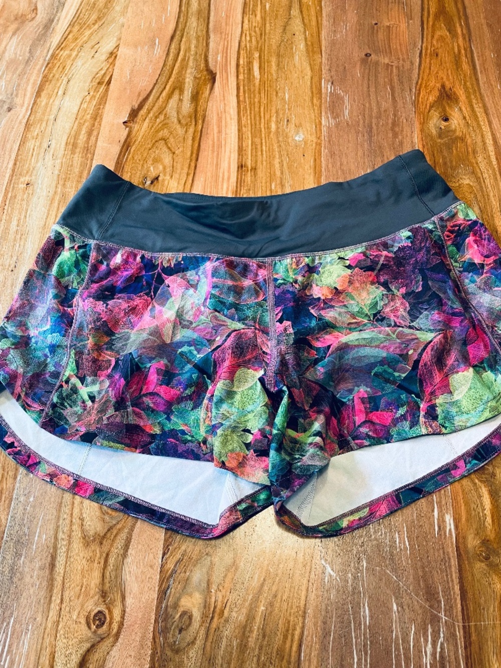 Lululemon running short